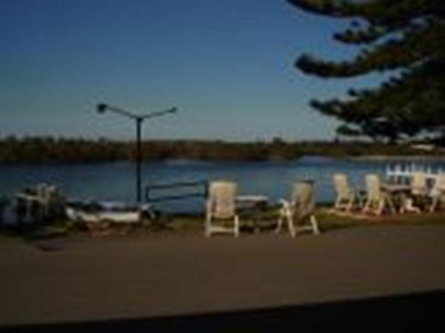 Black Swan Waterfront Motel (Adults Only) Swansea Exteriör bild
